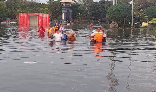 Ganjar Dan Hendi Cek Banjir Rob Di Semarang Jatengaja