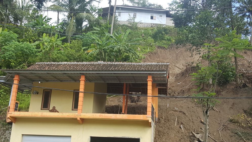 Tanah longsor masih mengancam rumah warga di Kebonagung, Pacitan