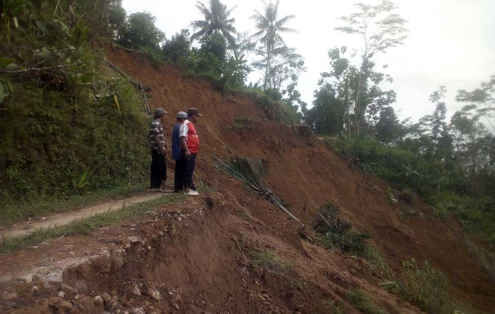 Longsor di Dusun Tenggar, Desa Temon, Arjosari, Pacitan