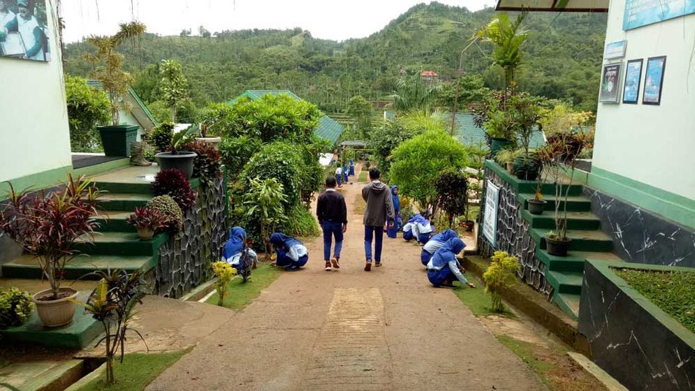 Lingkungan SMKN 1 Nawangan