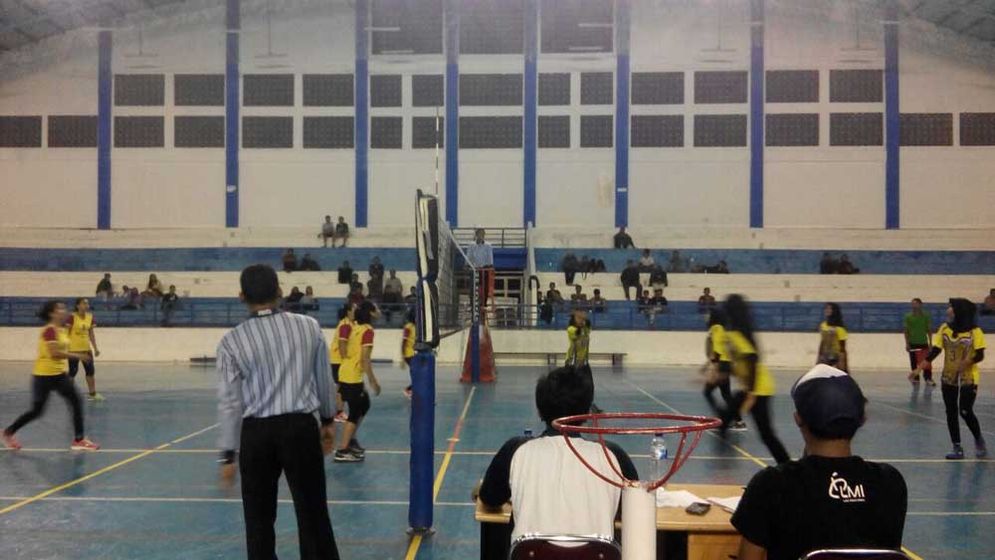 Putri MANEPA (kiri) saat melawan Putri Arena Nanggungan dalam pertandingan Rabu (24/01/2018)