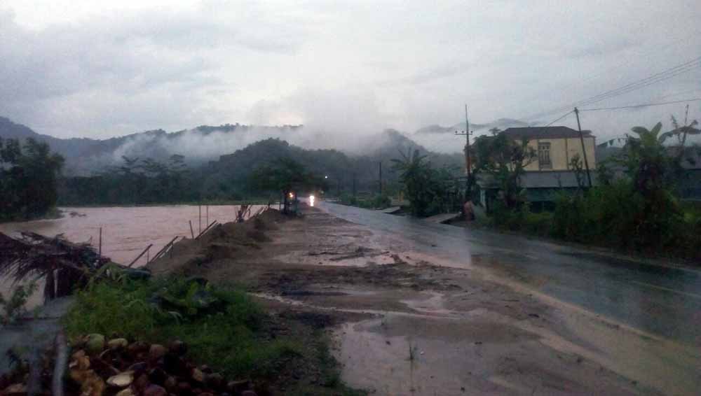 Jalan di Arjosari yang mulai bisa dilewati