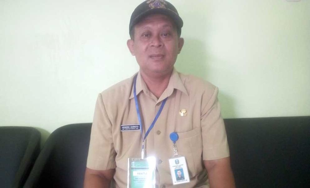 Kepala SMK Negeri 2 Pacitan, Drs. Hendrik Subroto, MM