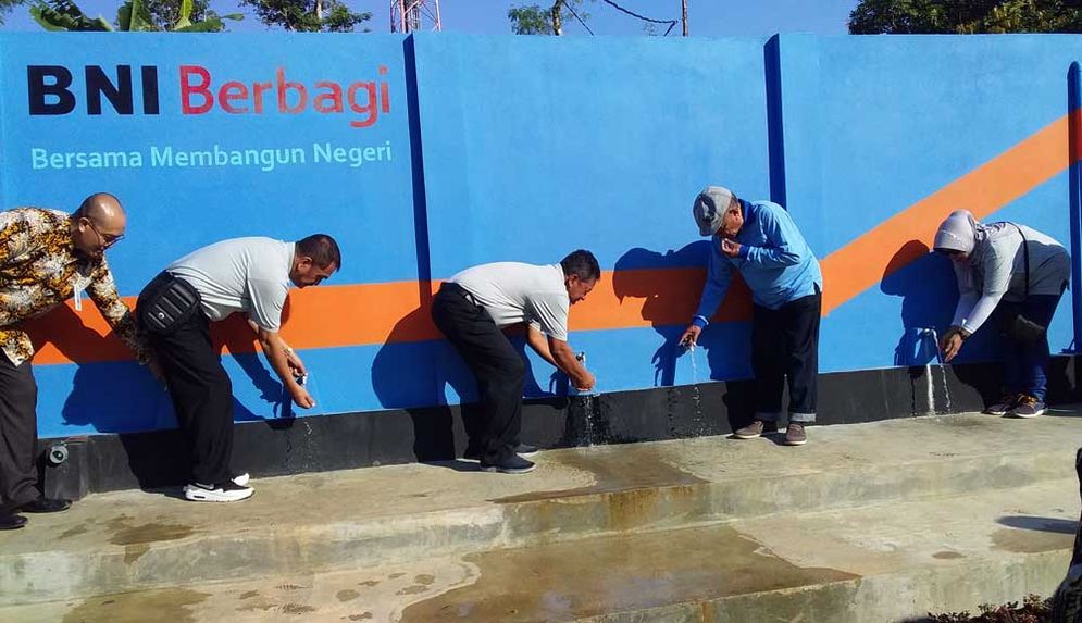 Tandon air bantuan BNI di Dusun Bulu, Desa Ngadirejan, Kecamatan Pringkuku, Pacitan yang diserahkan Kamis (04/05/2018)