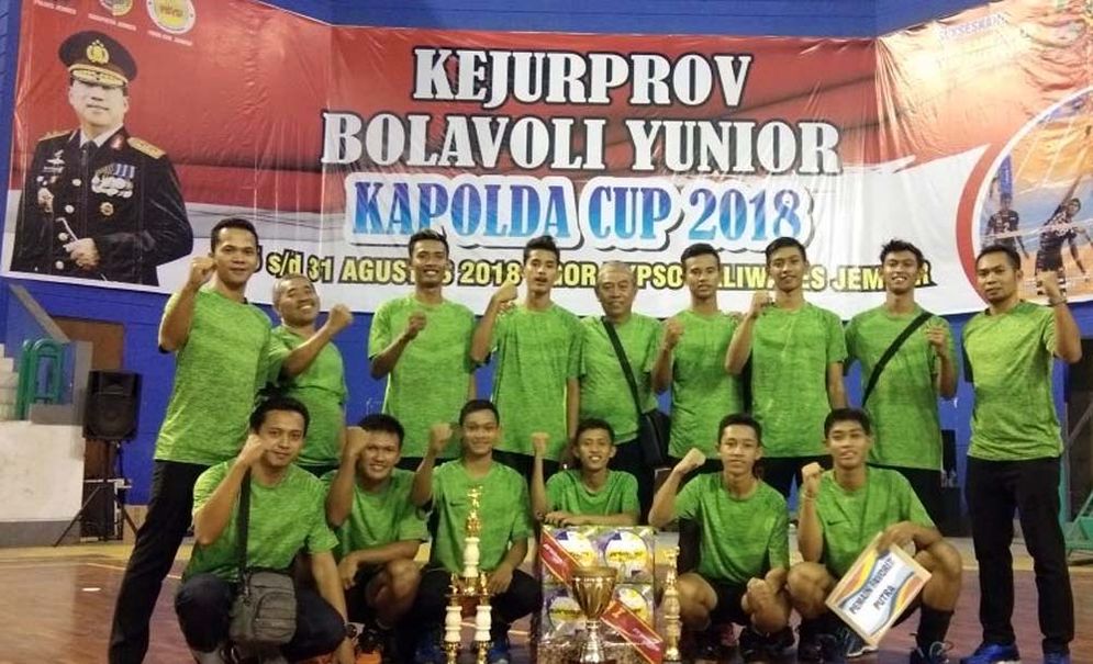 Tim bola voli yunior Pacitan meraih Juara I Kejurpov Kapolda Cup 2018