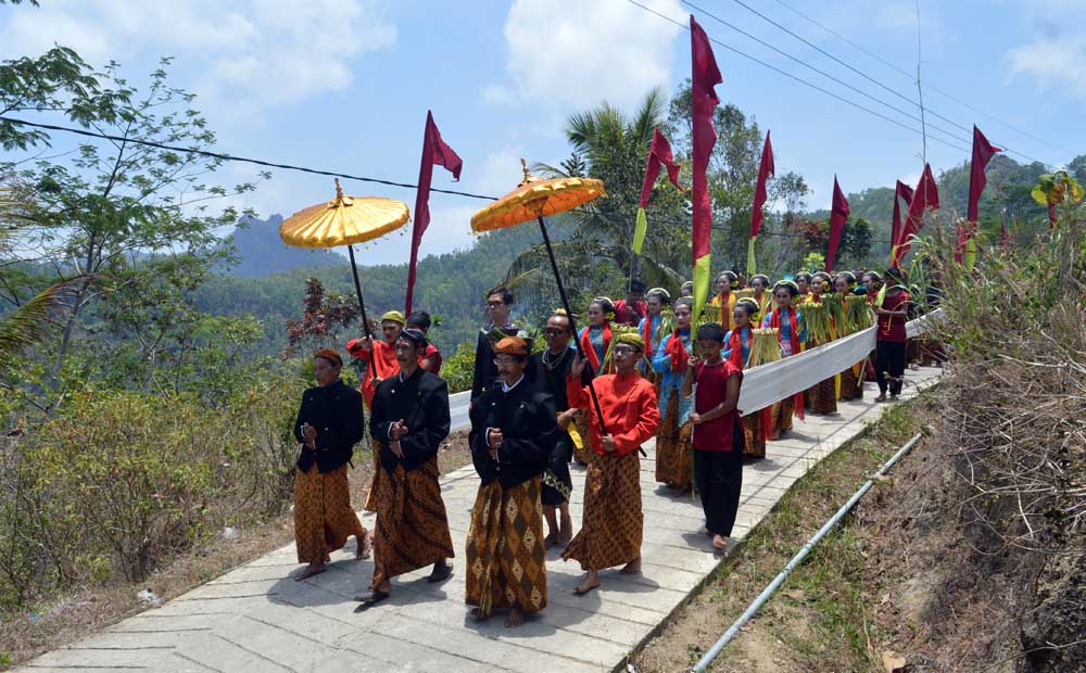 Salah satu rangkaian tradisi Baritan