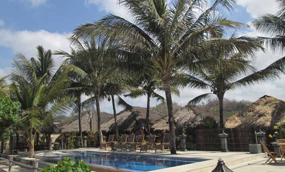 Salah satu resort di kawasan Pantai Watukarung