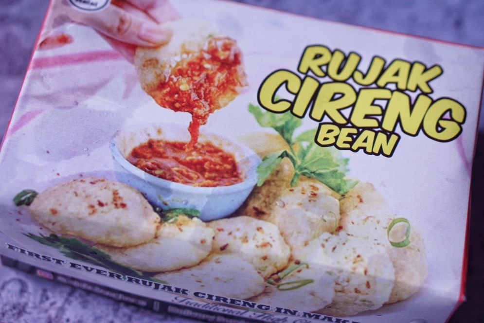 Nikmatnya Menyantap Bubur Ayam Dan Rujak Cireng Di Cafe Bean Makassar
