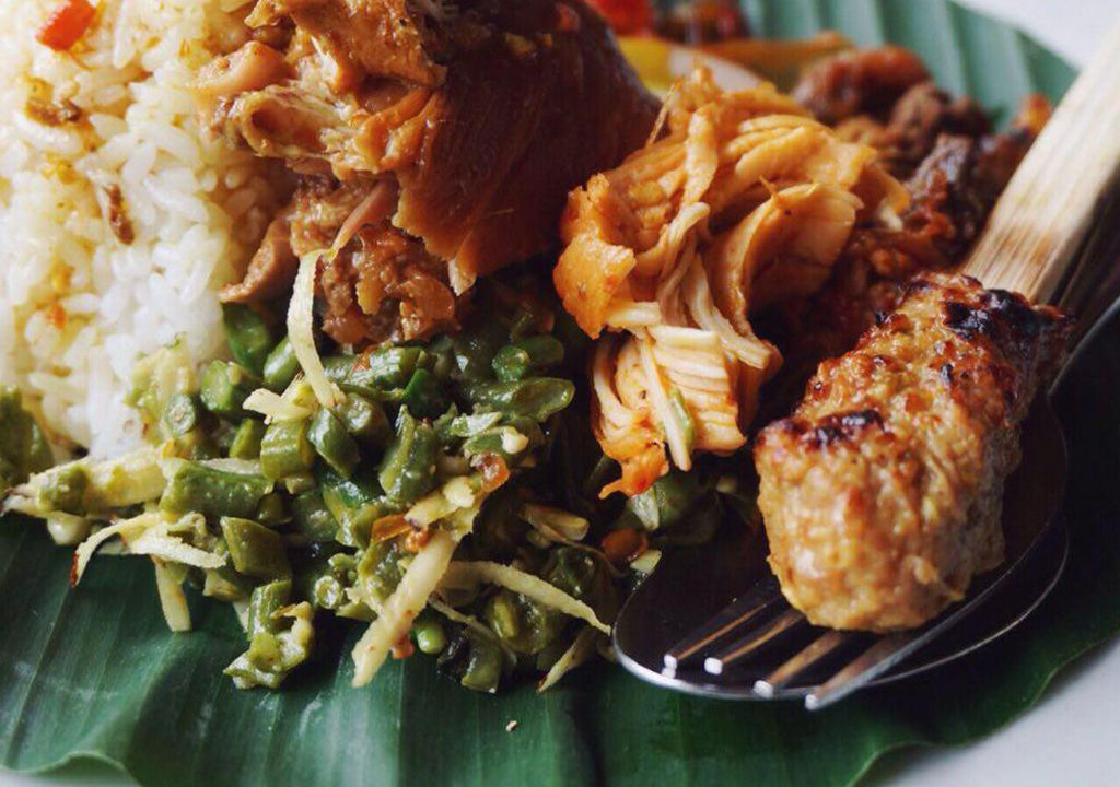 Deretan Makanan Khas Bali Yang Enak Dan Wajib Anda Coba! - Pesenmakan.id