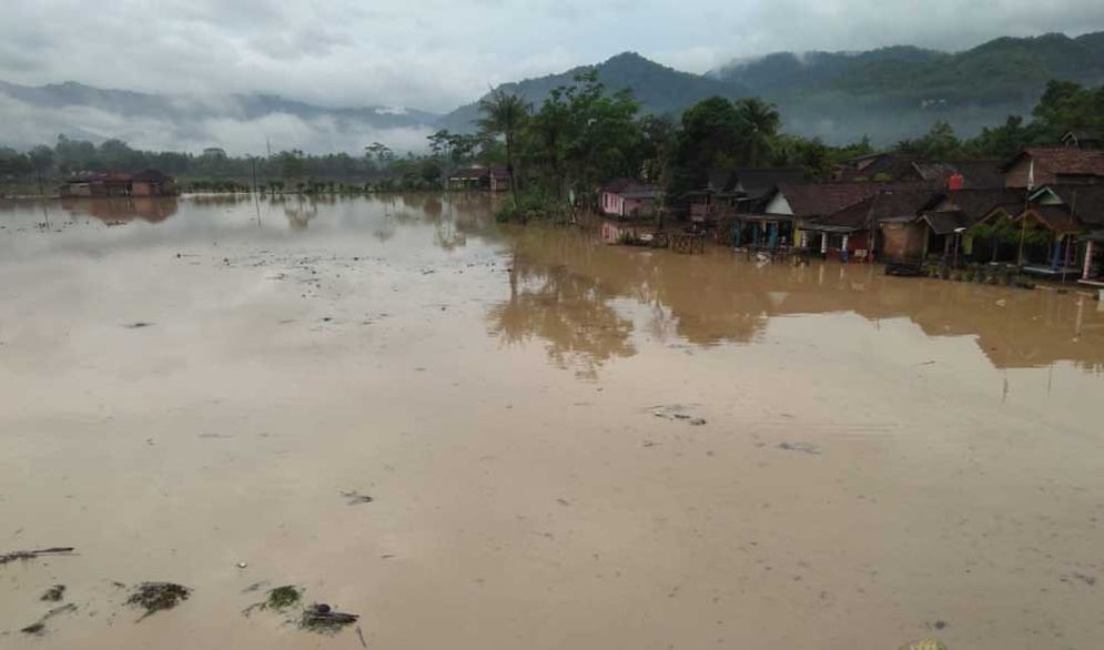 Banjir yang merendam Desa Kebonagung