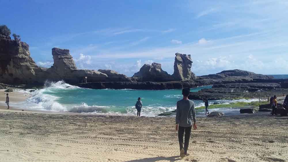 Pantai Klayar