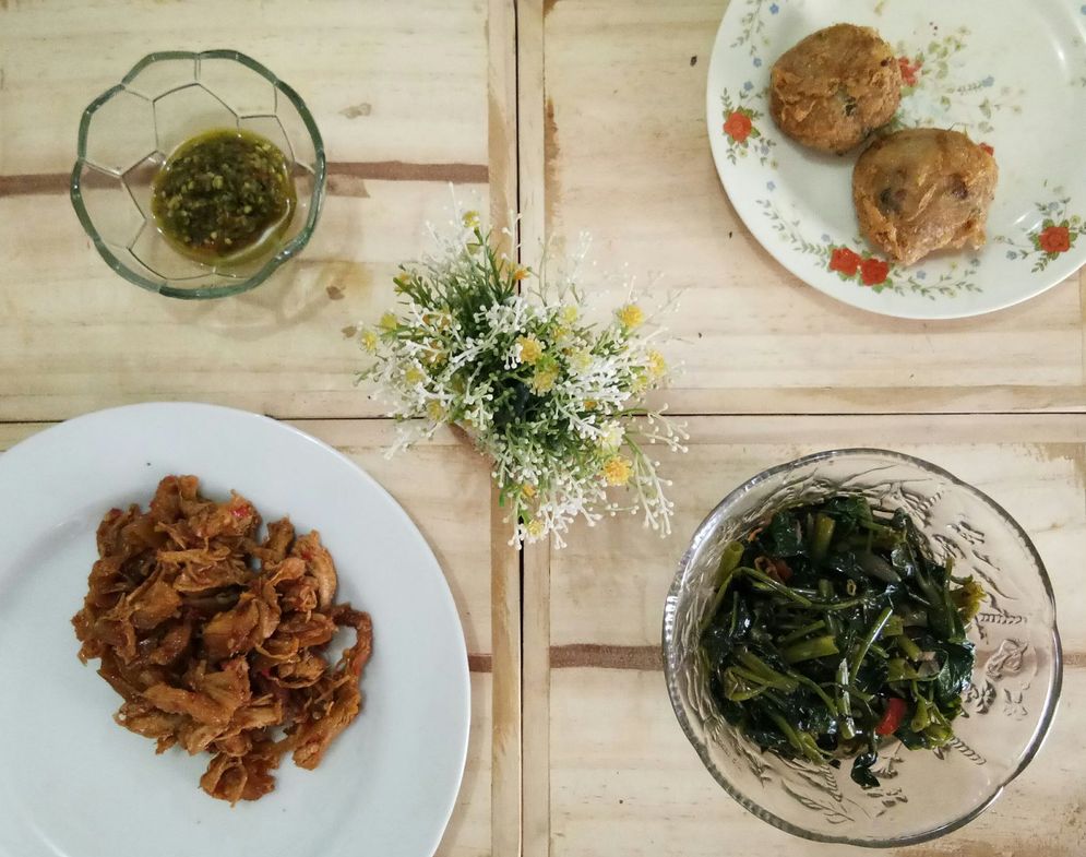 Cari Masakan Enak Anti Gagal di Bandung? Makan di Warung Nasi Mas Jhon Aja