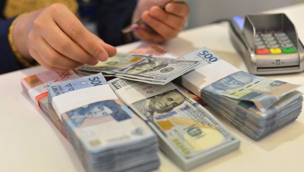 Dolar Menguat ke Rp14.360, Rupiah Masih Dibayangi Sentimen Negatif Fed Rate