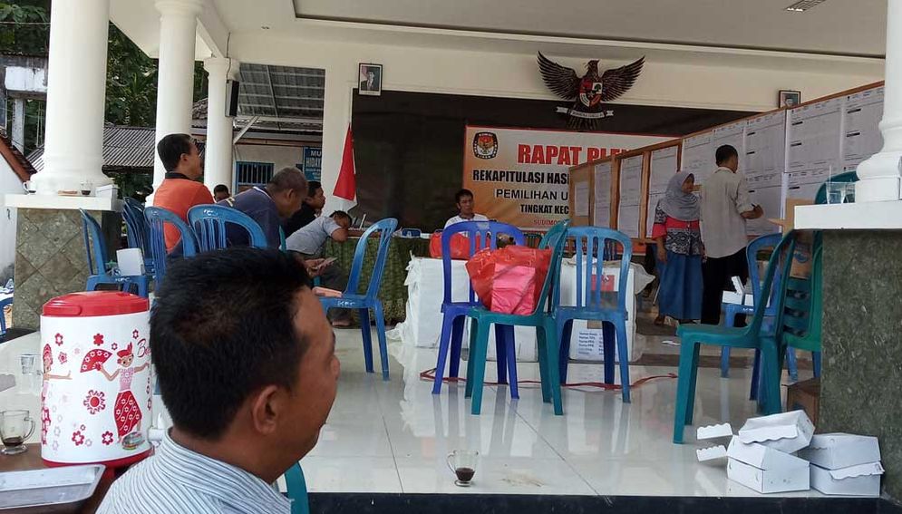 Rekapitulasi suara Pemilu 2019 di Kecamatan Sudimoro