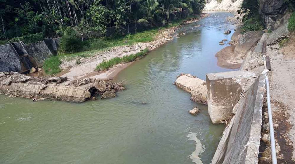 Dam Miri yang rusak dan belum diperbaiki