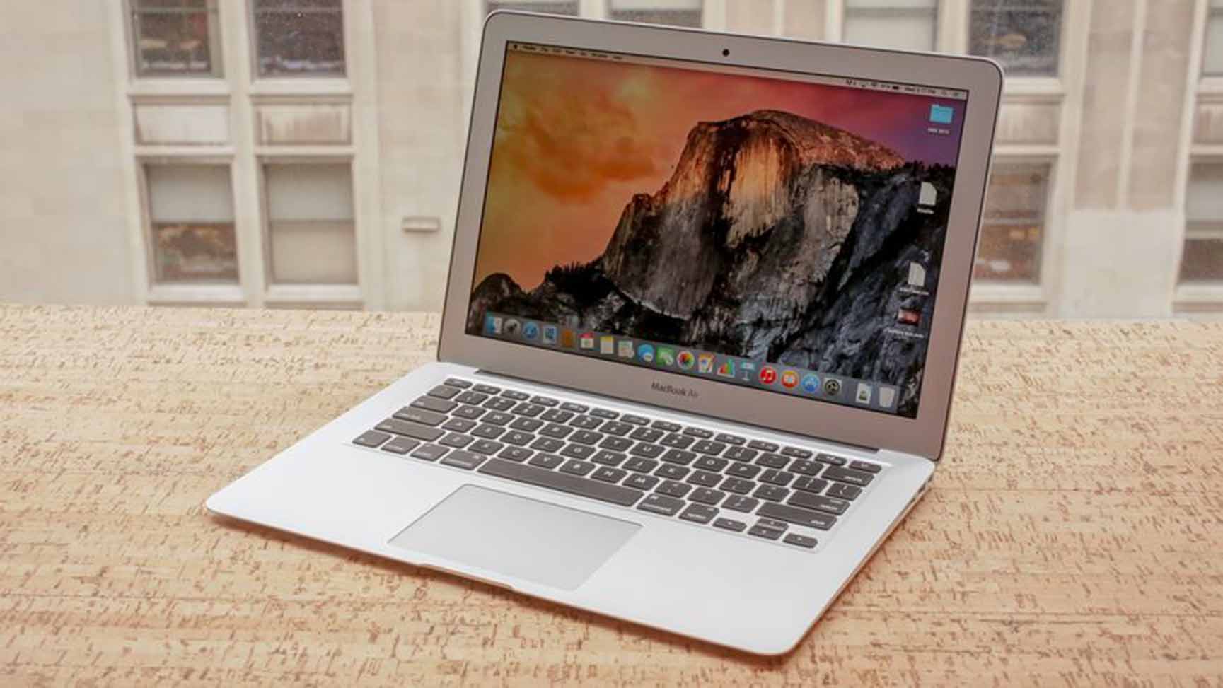 Apple Tarik Peredaran Sebagian MacBook Pro 15” Lama - TrenAsia