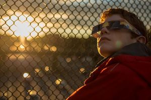 <p>Kacamata Gerhana Daur Ulang</p>
