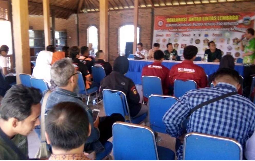 Deklarasi melawan dampak Hepatitis yang dipelopori Komunitas Mahasiswa Pacitan di Surakarta Sabtu (10/08/2019)