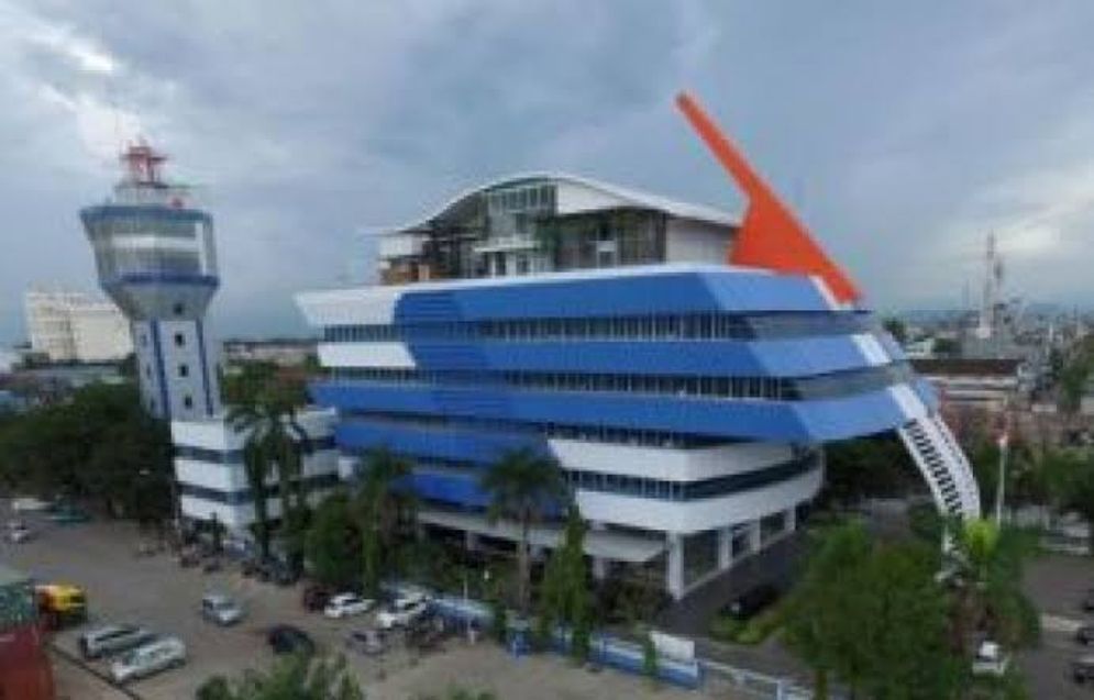 Kantor PT Pelabuhan Indonesia di Makassar.