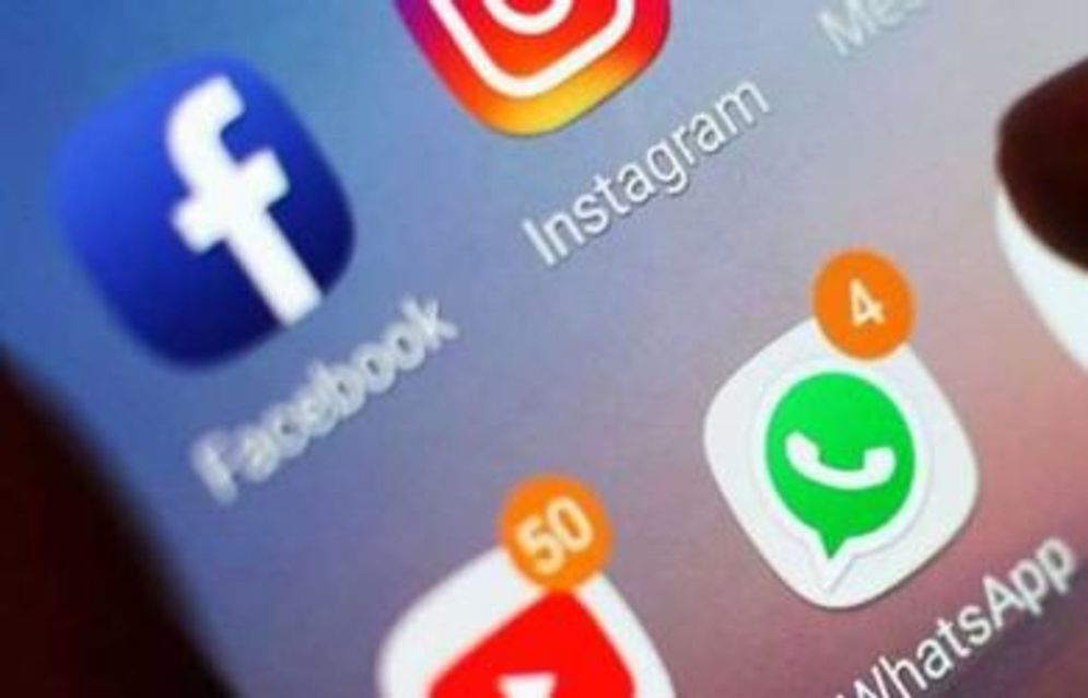 WhatssApp menghadirkan fitur boomerang.