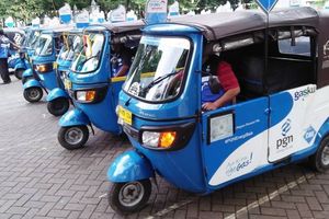 <p>Bajai berbahan bakar gas yang beroperasi di Jakarta</p>
