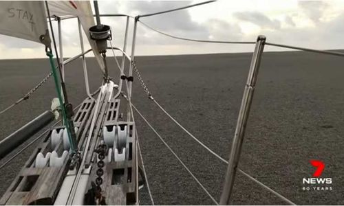 Batu Apung Seluas 150 Km Persegi Mengambang di Pasifik