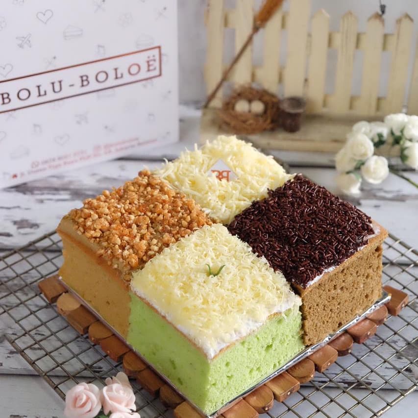 Cuma di Bolu-Boloe Kamu Bisa Pesan Bolu Mantan!