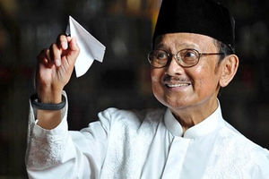 Resep Habibie Jinakkan Dolar dari Rp16.800 ke Rp6.000-an