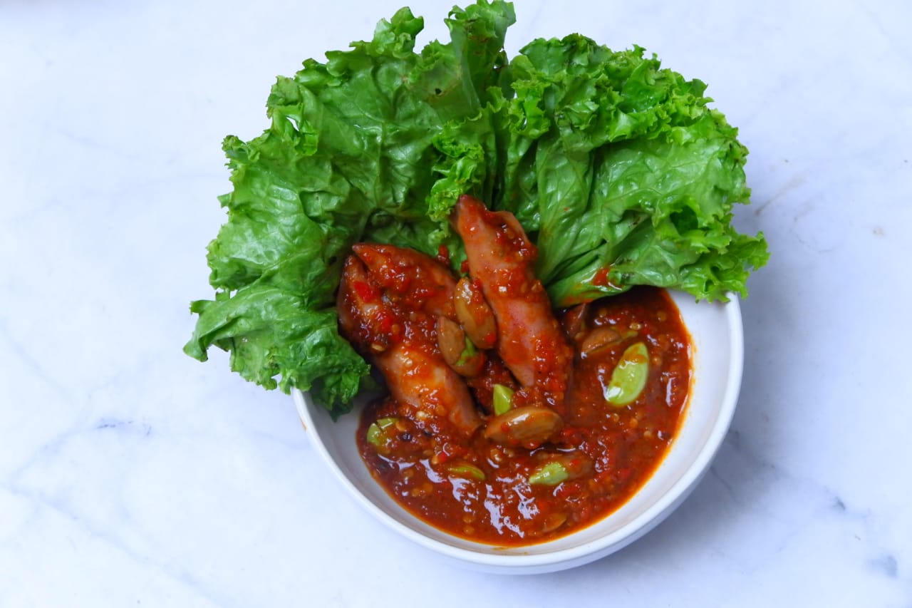 Rekomendasi Rumah Makan Ayam Pencok 89, Menu Makanan Pedas yang Menggugah Selera