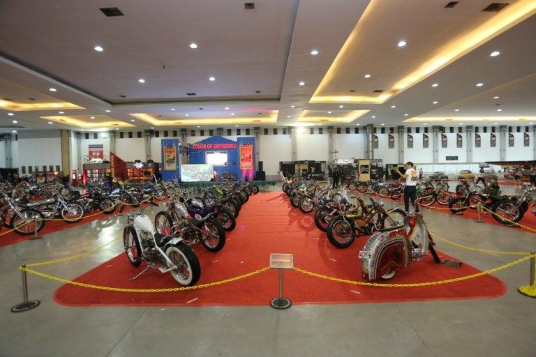 Motor-motor kustom pada Kustomfest 2018