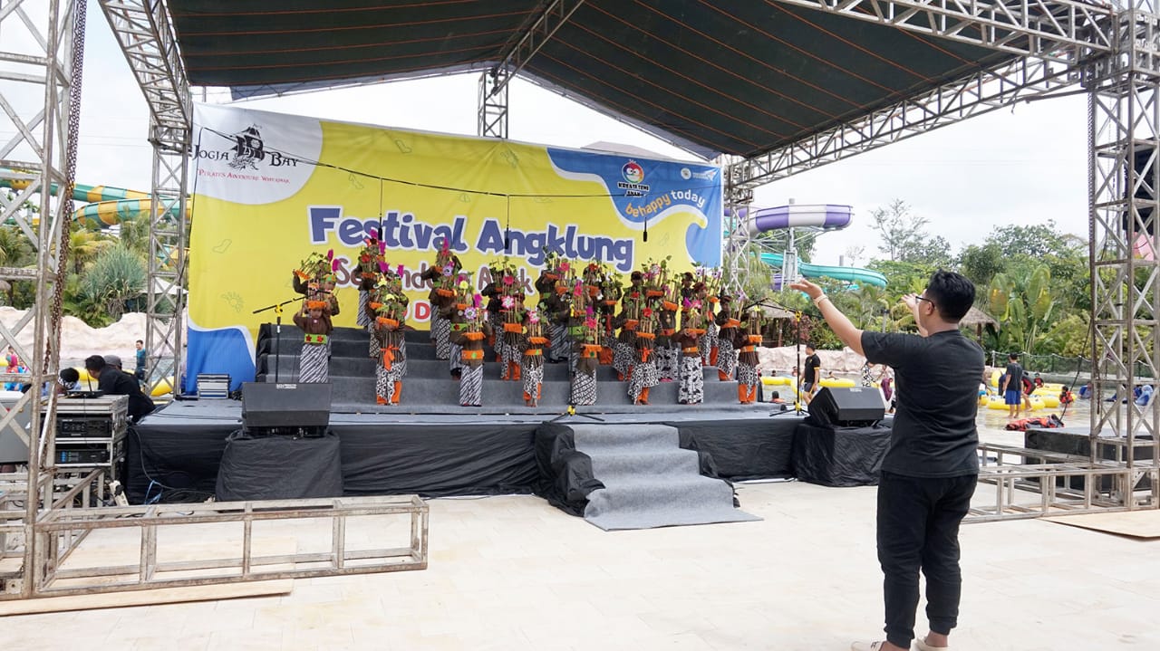 Pelaksanaan lomba angklung SD/TK