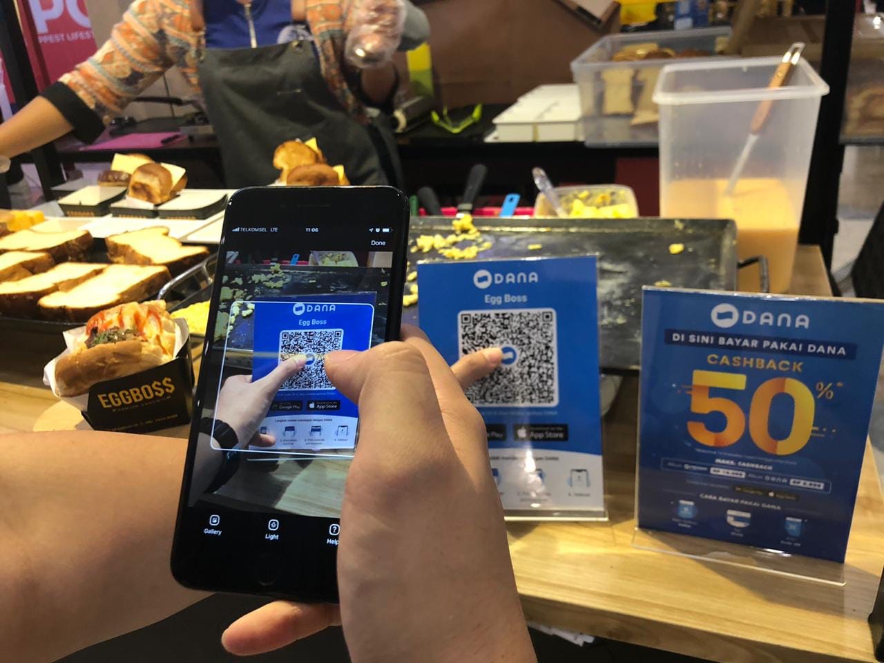Aplikasi Dompet Digital Dana