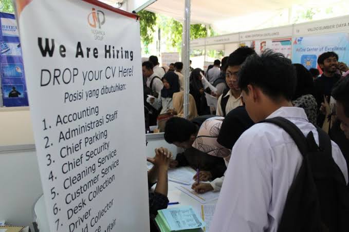 Suasana pendaftaran lowongan pekerjaan di DIY.