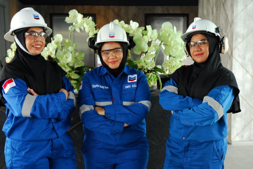 Lindungi dari Kebakaran, Chevron Ciptakan Hijab Khusus untuk Pekerja