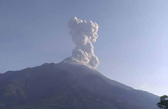 <p>Hembusan awan panas Merapi Senin (14/10/2019) /BPPTKG</p>
