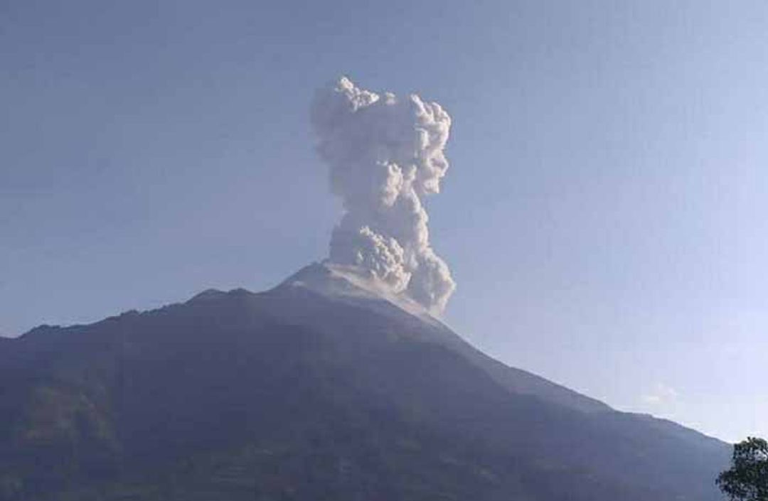 <p>Hembusan awan panas Merapi Senin (14/10/2019) /BPPTKG</p>
