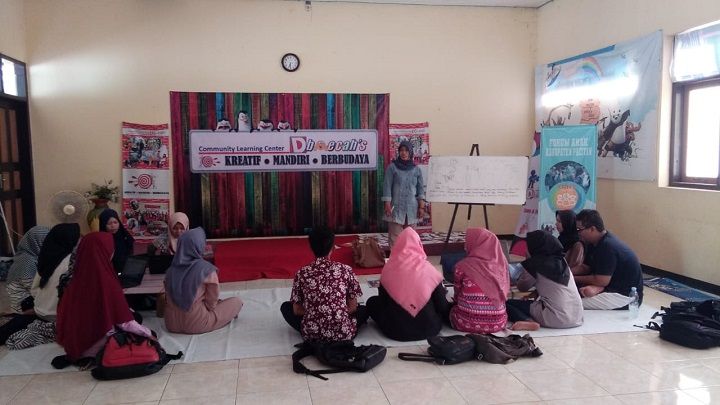 Kegiatan Sekolah Literasi Gratis Pacitan Angkatan Pertama