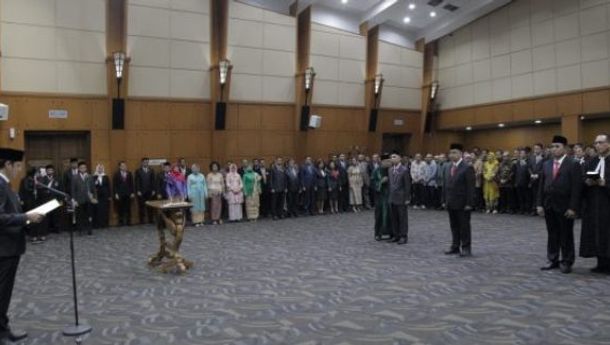 Nadiem Makarim Lantik Rektor Unila Periode 2019-2023