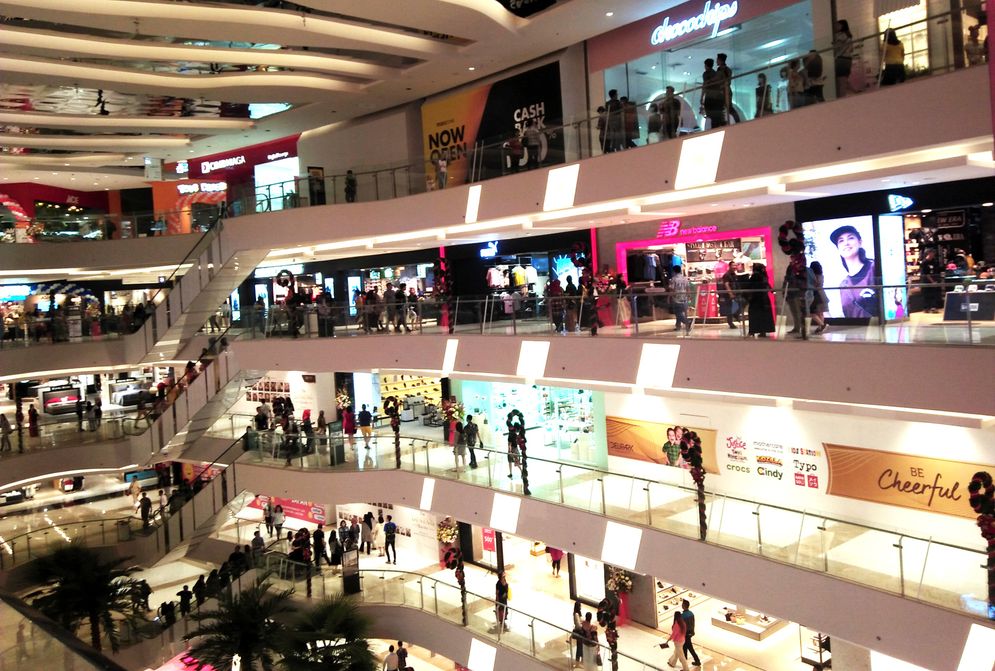 Satu sisi Delipark Mall Medan yang diprediksi bisa ikut mendorong pertumbuhan ekonomi dan penyerapan tenaga kerja di daerah itu.