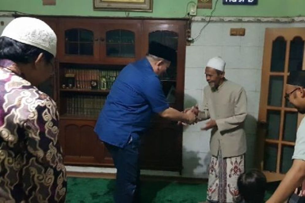 Ketua Dewan Perwakilan Daerah Republik Indonesia (DPD RI) AA LaNyalla Mahmud Mattalitti menyempatkan diri bersilaturahmi ke Pondok Pesantren Sidogiri di Kabupaten Pasuruan