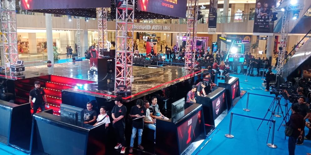 Piala Presiden Esports yang digelar di Pakuwon Mall, Suraba