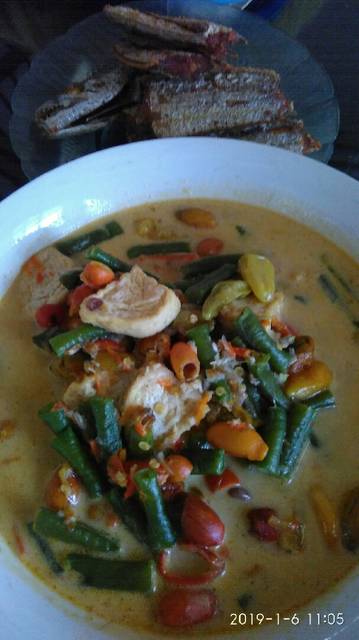 Sayur Lombok Utuh Kulit Melinjo Khas Pacitan