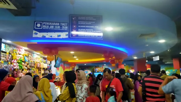 Timezone Simpur Center Solusi Liburan Hemat di Akhir Pekan