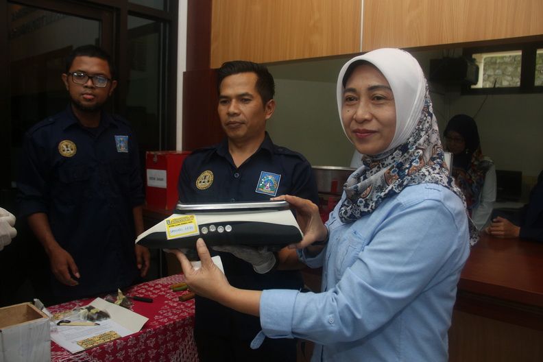 Penyerahan mesin tera dari disperindag sleman (Humas Pemkab Sleman)