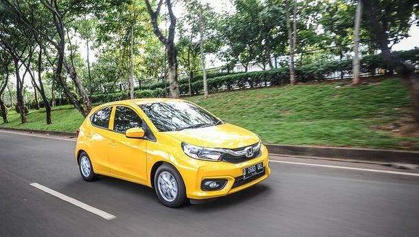 Simak Komparasi Honda Brio Satya E CVT dan Datsun Go T Active CVT