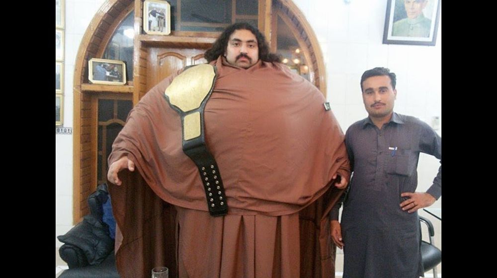 Khusus Wanita Gemuk, Manusia Terkuat di Pakistan Ini Mencari Istri Kelas Berat