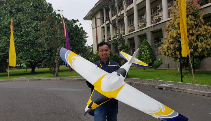 <p>Drone pembasmi hama yang dikembangkan Fakultas MIPA UGM/Humas UGM</p>
