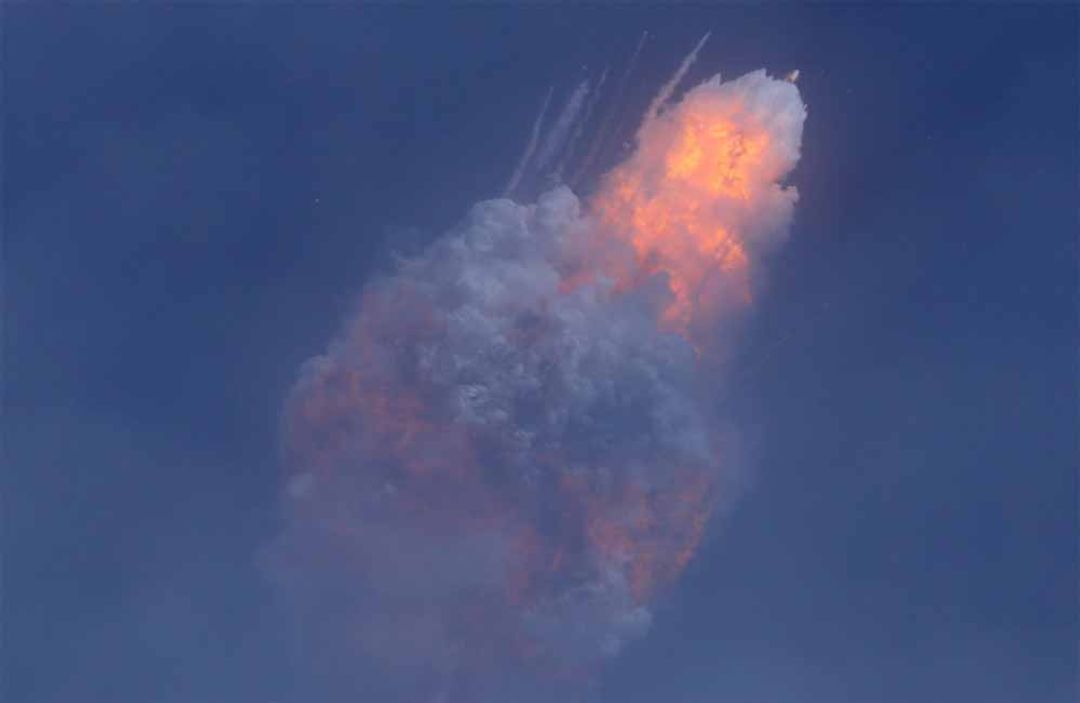 SpaceX Hancurkan Pesawatnya di Ketinggian 19 Km