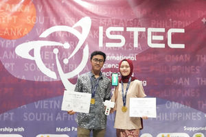 <p>Regita Rahma Maharatri (Ilmu Keperawatan FK-KMKk) dan Ilham Fazri (Elins FMIPA) UGM merebut medali emas dari International Science Technology and Engineering Competition (ISTEC) 2020/UGM</p>
