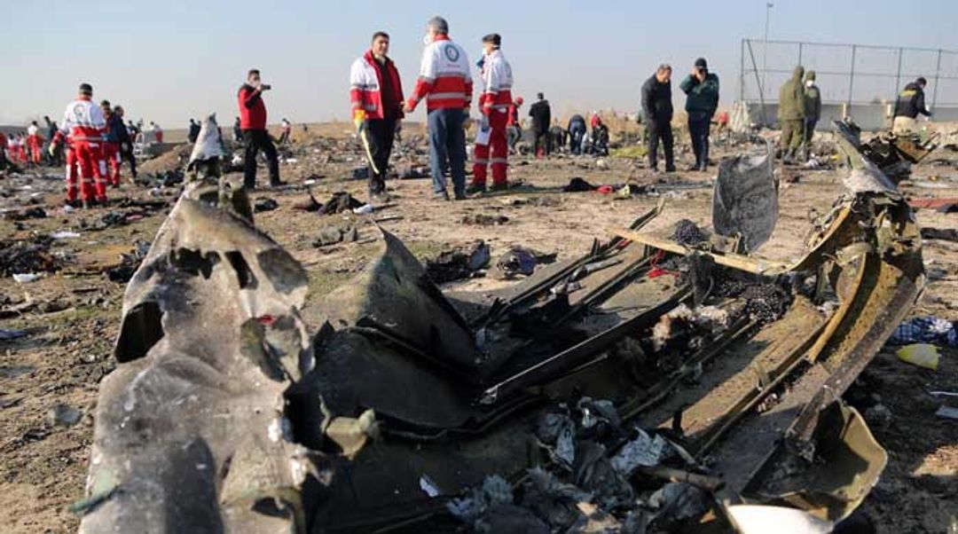<p>Puing Boeing 737-800 milik Ukraina International Airlines yang jatuh di Iran</p>
